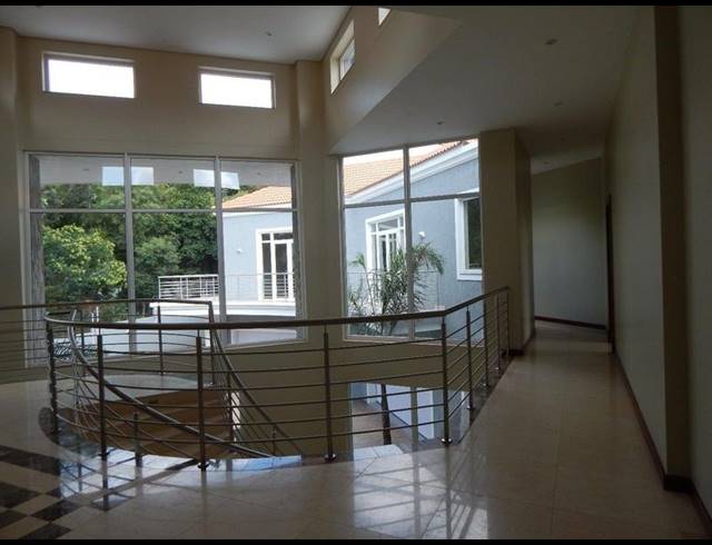 6 BEDROOM PROPERTY TO RENT IN WATERKLOOF RIDGE